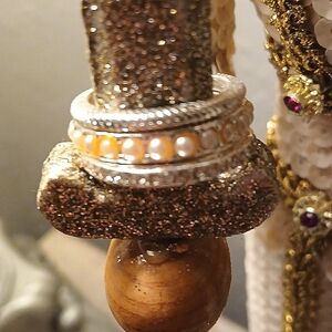 AVON PEARLESQUE 3 PIECE RING SET SIZE 8